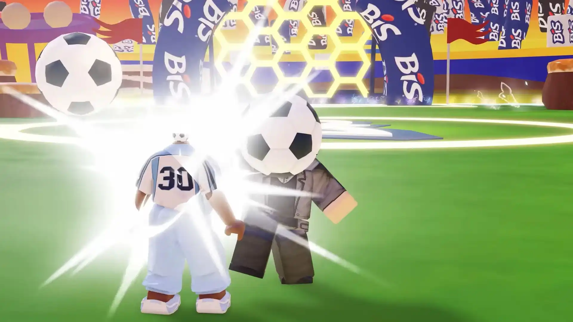 Dois personagens de videogame no estilo Roblox jogando futebol em um campo temático da marca Bis.
