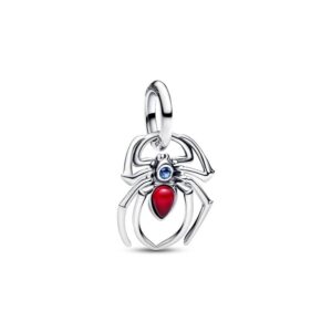 Charm pendente de prata em formato de aranha, com corpo em esmalte vermelho e um pequeno cristal azul na cabeça.
