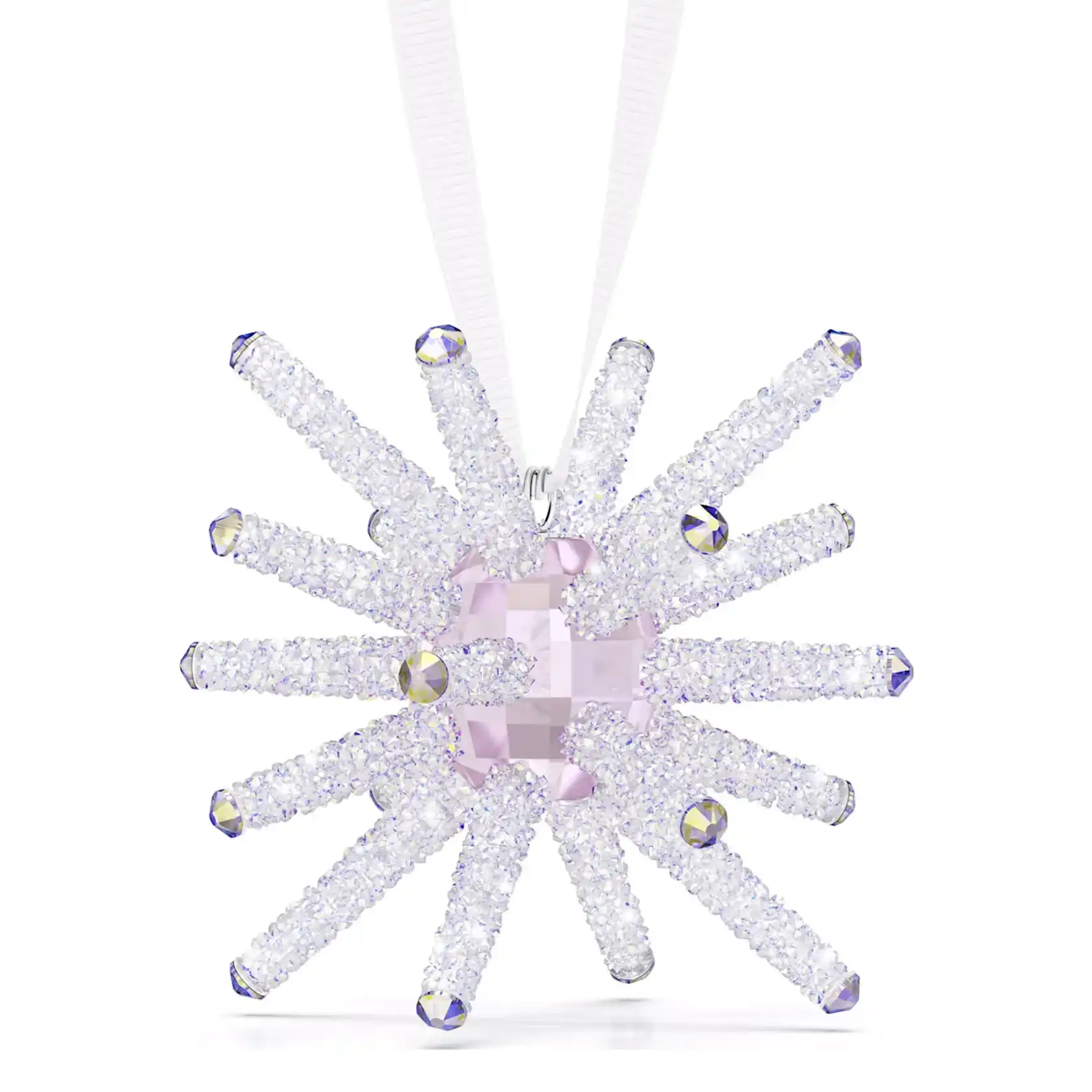 Enfeite de Natal Swarovski em formato de floco de neve com centro rosa e braços em cristal coberto por pequenos cristais.