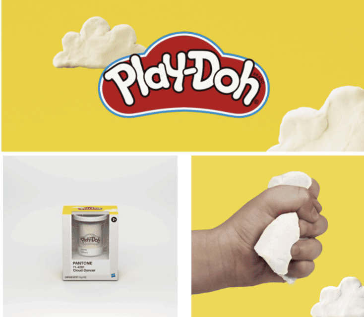 Colagem de três imagens: o logotipo Play-Doh com massa de modelar em forma de nuvem, a edição especial Play-Doh Pantone "Cloud Dancer" na embalagem e uma mão esmagando a massa de modelar branca.